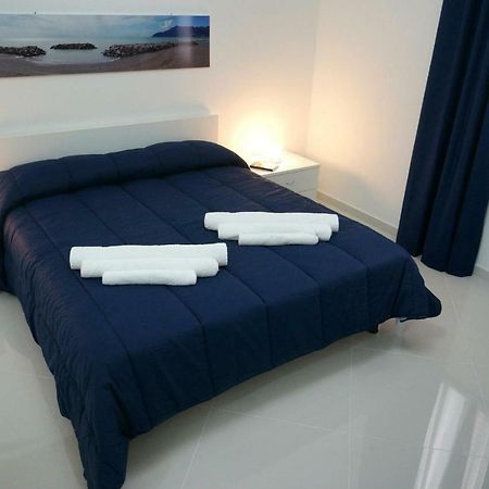 Al Porticciolo Bed and Breakfast Salerno Eksteriør billede