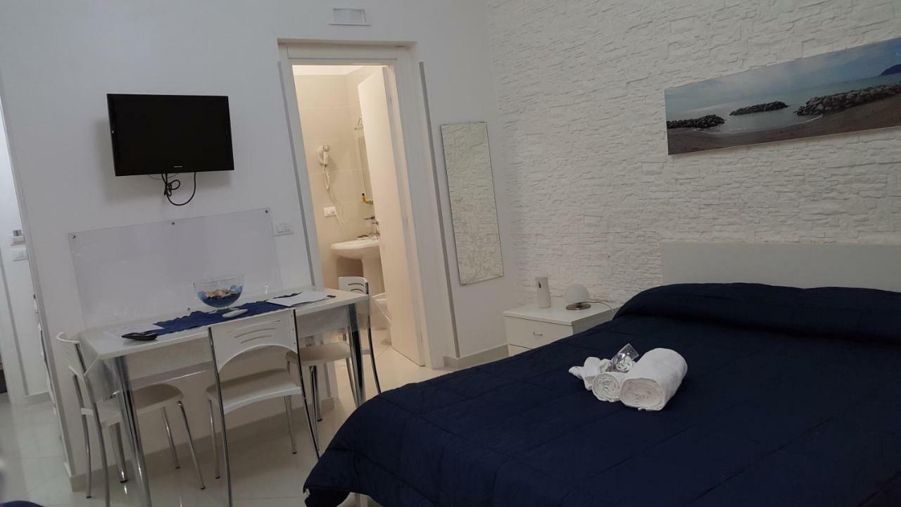 Al Porticciolo Bed and Breakfast Salerno Eksteriør billede