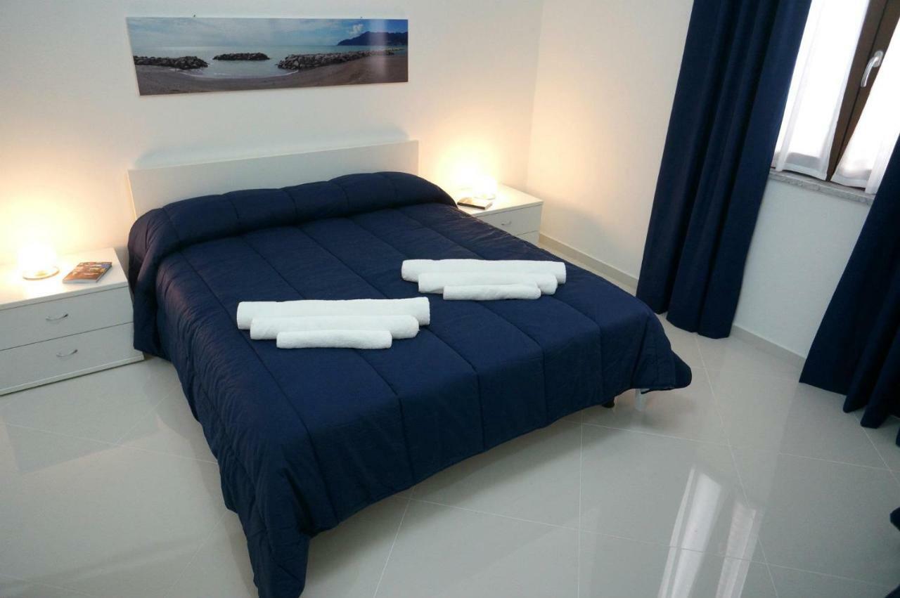 Al Porticciolo Bed and Breakfast Salerno Eksteriør billede
