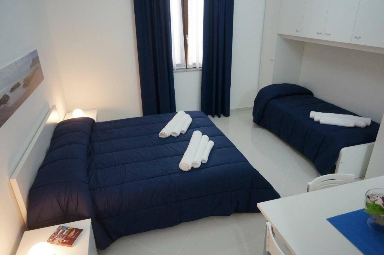 Al Porticciolo Bed and Breakfast Salerno Eksteriør billede