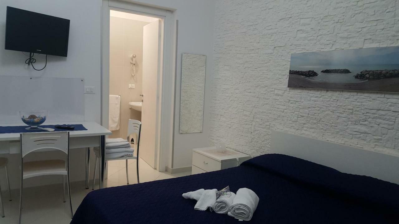 Al Porticciolo Bed and Breakfast Salerno Eksteriør billede