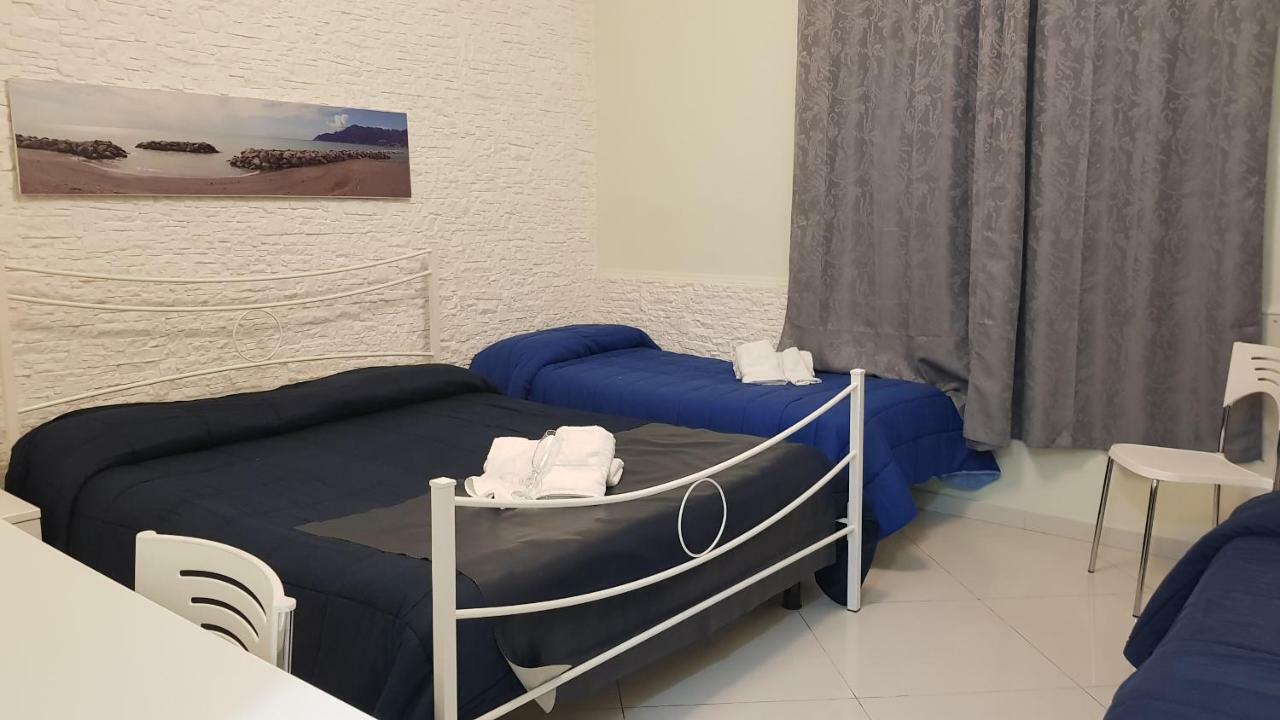 Al Porticciolo Bed and Breakfast Salerno Eksteriør billede